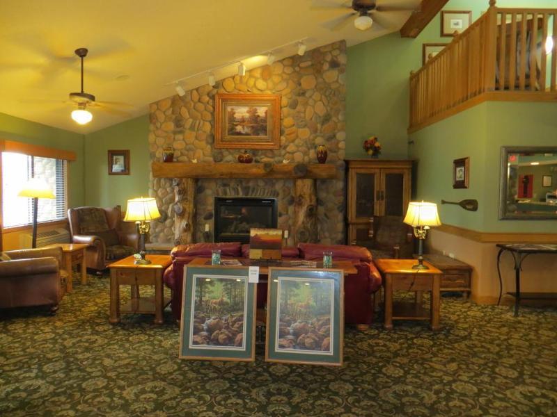 Super 8 Davenport Hotel Bagian luar foto